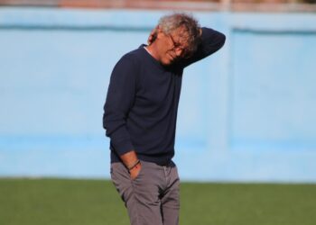 Moriero mungon në mbledhje, Flamurtari vendos përfundimisht për të ardhmen e trajnerit –