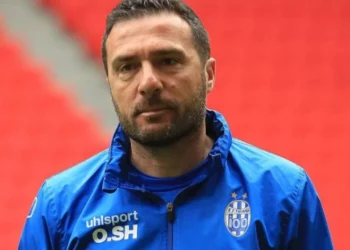 Mbushet kupa për Nuhiun, Tirana e shkarkon dhe rikthen Shehin –