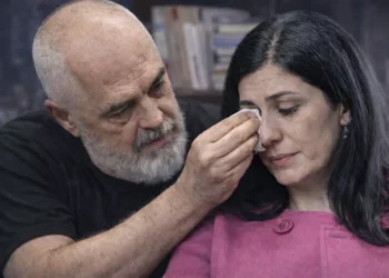 Jeton në shtëpi me qira, as makinë nuk ka –