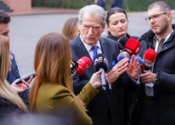 Çdo natë dalin nga kryeministria kamionë për të zhdukur gjurmët e krimeve të Ballukut –