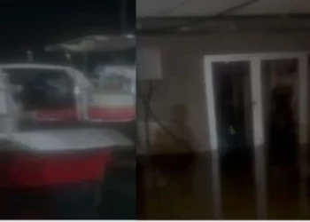 Vlorë/ Deti “pushton” Radhimën, uji i detit përmbyt zonat e ankorimit dhe magazinat –