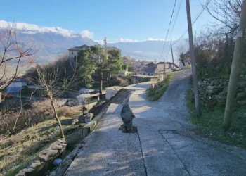 Shembja e Rrugës në Gjirokastër, banorët e tri lagjeve të izoluar prej një muaji –