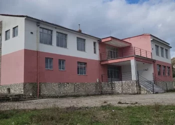 Lazarat/ Fshati humbet shkollën, dështon ideja për ta kthyer në qendër të bimëve medicinale –