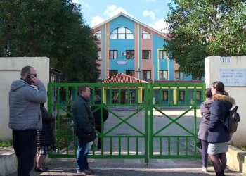 “Afterschool” në 30 shkolla të Tiranës/ Drekë falas dhe orar i zgjatur deri në orën 16:00 –