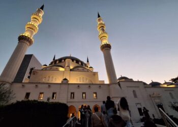 Besimtarët myslimanë nisin nga sot muajin e shenjtë të Ramazanit, çfarë duhet të dini –