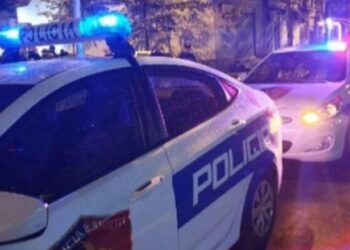 Gjendet një çantë e dyshimtë në rrugën e Barrikadave në Tiranë, pritet njësia anti-eksploziv –