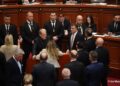 Votëbesohen mes kaosit ministrat e rinj, dekreti i shkarkimit të Ballukut merr 85 vota –