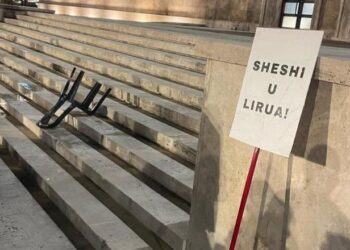 Çfarë ndodhi? Adriatik Lapajt mbyll protestën pas 108 ditëve –