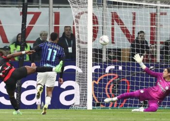 Milani fiton derbin e dytë të sezonit me Interin dhe rihap garën për titull –