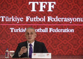 Nga një vilë në rast kualifikimi në Botëror, Presidenti i Federatës në Turqi premton dhuratë për lojtarët –