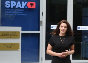 Erion Veliaj nuk paraqitet në gjyq, edhe Ajola Xoxa nuk shkon! Mbrojtja: Është shtatzënë… –