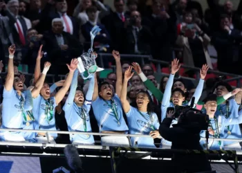 Manchester City ngre kupën e Ligës së Anglisë, mposht Arsenalin –