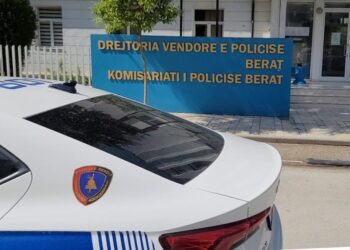 Dyshohet se kreu marrëdhënie seksuale me një të mitur, prangoset 39-vjeçari në Berat –