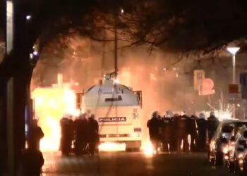 Tubimi i mbrëmshëm i Berishës, arrestohen 4 prej protestuesve –