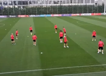 Shqipëria ndez motorët për Poloninë, tre mungesa në start –