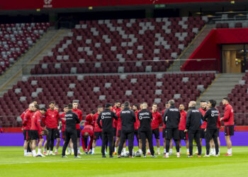 Poloni-Shqipëri, zbulohet formacioni zyrtar i Kombëtares, Uzuni dhe Hoxha mbështesin Bajramin në krye të sulmit –