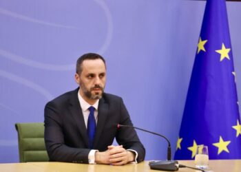 Lamallari merr detyrën e Ministrit të Brendshëm: Rikthehem në shtëpi! –