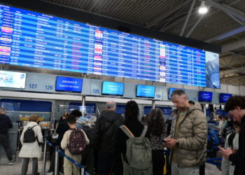 Hapen linja të reja fluturime në Lindjen e Mesme për të ndihmuar pasagjerët e bllokuar –