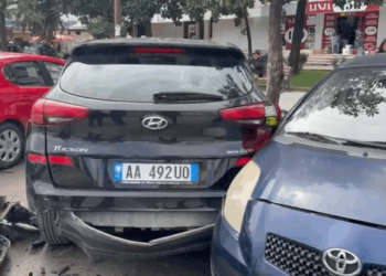 Aksident i shumëfishtë në Vlorë, 6 makina përplasen me njëra-tjetrën –