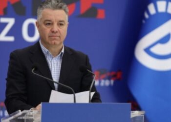 Rama bën show me naftën –