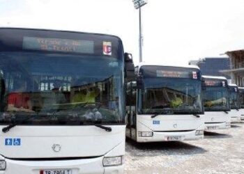 Qeveria nuk mori masa, Shoqata e Transportit paralajmëron rritje të kostove dhe reduktim të flotës për qytetarët! –