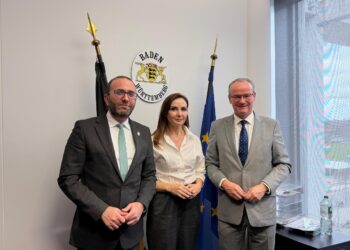 Rama po e largon vendin nga BE-ja –