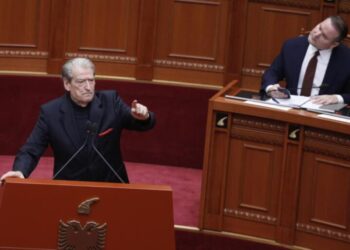 Rama mbetet argat i Serbisë, vepron për të mbrojtur veten e Ballukun –