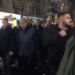 Berisha dhe protestuesit tentojnë tek Policia e Tiranës, priten me gardh metalik, i drejtohen ish-Bllokut –