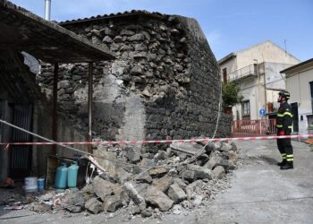 Tërmet i fortë në Itali, mbyllen shkollat në Catania, mbi 600 raportime për dëme –