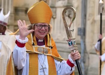 Moment historik për Kishën e Anglisë, kurorëzohet Kryepeshkopja e parë femër –