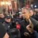 Përshkallëzohet protesta, hedhje të vazhdueshme molotovësh/ Boçi u kërkon ‘llogari’ policëve: Keni hapur luftë –