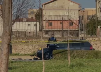 Makina e agjentit të krimeve hidhet në erë në Lezhë, policia jep detaje –