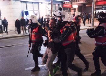 Protesta e PD, shoqërohen në Komisariate 23 pjesëmarrës –