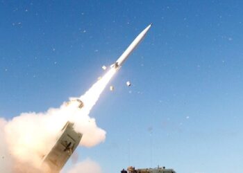 Irani sulmon me raketa bazën amerikane në Arabinë Saudite, plagosen 12 ushtarë –