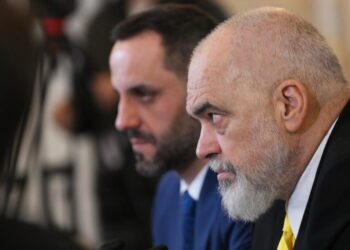 Rama takohet me ministrin e Brendshëm, Besfort Lamallari në Vilën 30, u bashkohet edhe Toni Gogu –