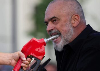 Kriza e naftës apo keqqeverisja e vendit? –