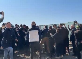 Beteja për pronën, Banorët e Rrjollit 6 javë protestë kundër resortit të Ulajt! Përplasen me policinë –