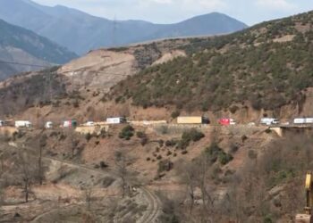 Merr fund bllokimi pas 11 ditësh! Rihapet qarkullimi për mjetet në Librazhd-Prrenjas –