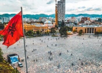 Shqipëria në fund të renditjes europiane për lumturinë, shkak korrupsioni dhe “mungesa” e miqve –