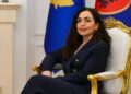 (VIDEO) Ndeshja me Turqinë/ “Jemi me ju djema”, Vjosa Osmani: Me Kosovën përgjithmonë! –