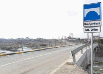 Aksident i rëndë në Tiranë/ Nga përplasja e dy automjeteve humb jetën një nga drejtuesit –