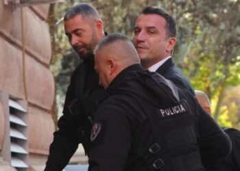 Mbahet gjyqi në themel për Veliajn, kryebashkiaku nuk shkon në seancë: Duk dua të vij!