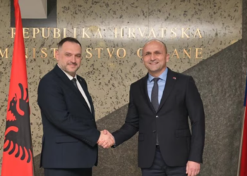 Bashkëpunim në industrinë e mbrojtjes, takohen dy ministrat e Shqipërisë dhe Kroacisë –