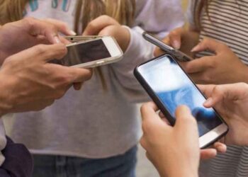 Kujdes me mesazhet në telefonat tuaj për pako postare, Policia: Janë mashtrime –