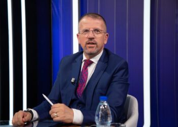 Hetimet zbuluan se Irani paguante një grup shqiptarësh që dizinformonin opinionin –