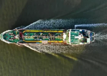 Pas sulmeve në Liban, Irani bllokon sërish Ngushticën e Hormuzit –