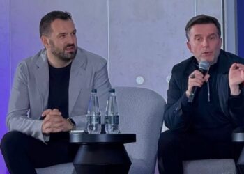 “Nëse do flisja kaq troç sa Aldori, në këtë vend do bëhej nami”, Braçe hapet në Forumin e gazetarisë –