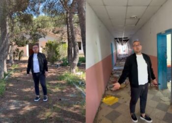 Shkolla e shkatërruar, kanë vjedhur edhe kasat e dyerve! Fëmijët udhëtojnë kilometra për të mësuar –