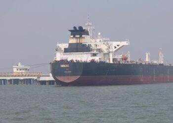 Ngushtica e Hormuzit mbyllet përsëri, rriten tensionet mes Iranit dhe SHBA-së –