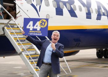 RYANAIR hap bazën në Tiranë me 4 avionë (400 MILIONË USD investim) sjell rritje rekord në Shqipëri –